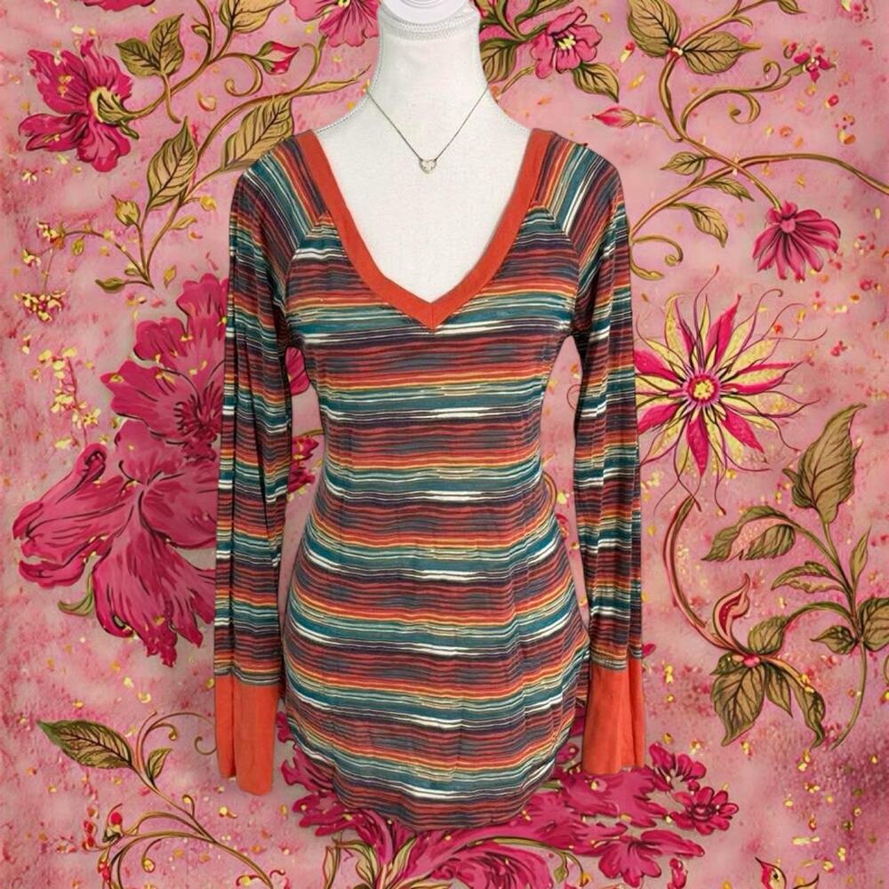 Miley Cyrus Max Y2K Early 2000s Brand Vintage Colored Striped Fitted V Neck